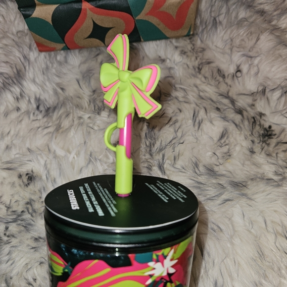 Venti Starbucks Christmas 2023 tumbler - Picture 2 of 3